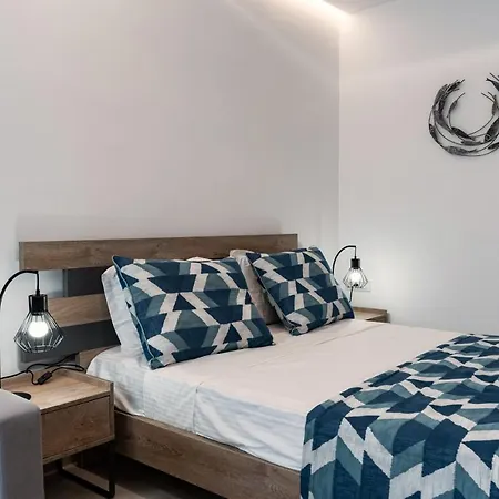 Pounedes Luxury Oda ve Kahvaltı *