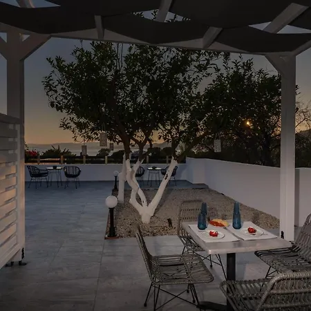 Pounedes Luxury Oda ve Kahvaltı