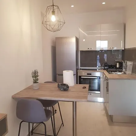 Oda ve Kahvaltı Pounedes Luxury