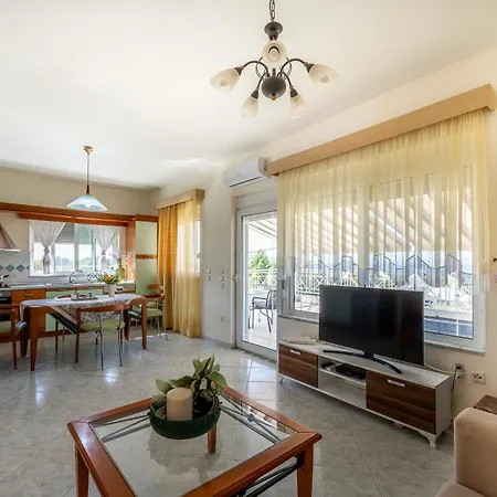 Pounedes Luxury Oda ve Kahvaltı Pefki