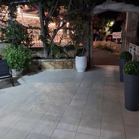 Oda ve Kahvaltı Pounedes Luxury Pefki
