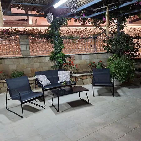 Oda ve Kahvaltı Pounedes Luxury *