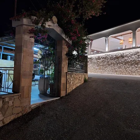 Oda ve Kahvaltı Pounedes Luxury Pefki