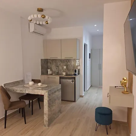 Oda ve Kahvaltı Pounedes Luxury *